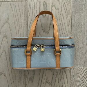 LOUIS VUITTON Sullivan Horizontal PM Light Blue Monogram Vernis Leather Satchel